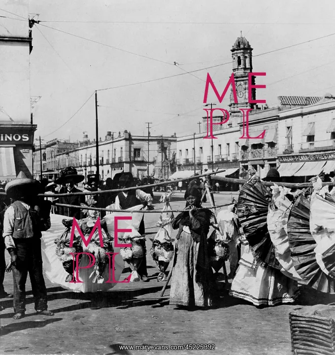 : Mexico City, pottery jars and pinatas, circa ? : Mexico City, pottery jars and pinatas, circa ?