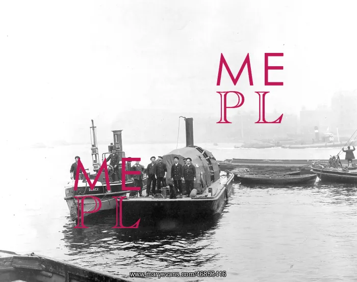 : MFB fire float and tug on the River Thames : MFB fire float and tug on the River Thames