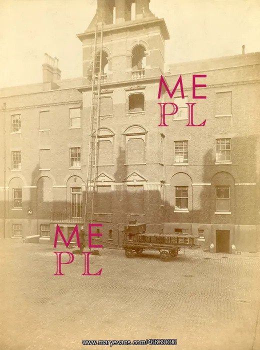 : MFB at Southwark HQ and scaling ladders : MFB at Southwark HQ and scaling ladders