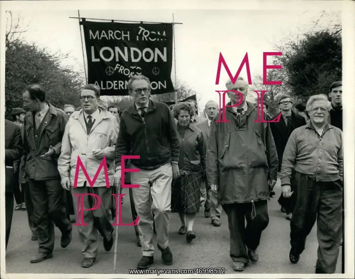 : Michael Foot and others on Aldermaston march : Michael Foot and others on Aldermaston march