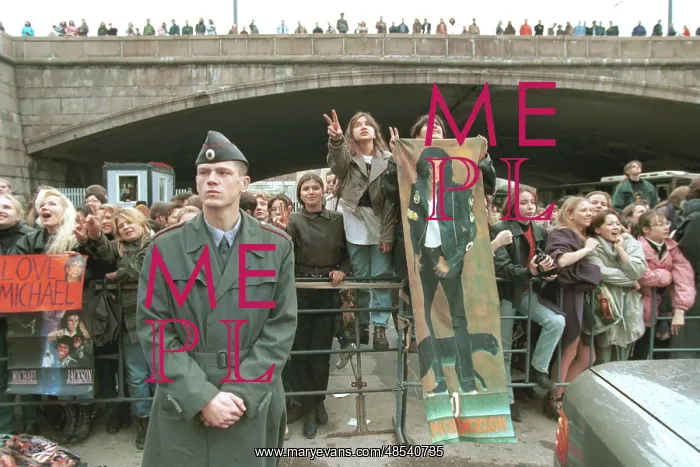 : Michael Jackson's fans, 1996 : Michael Jackson's fans, 1996