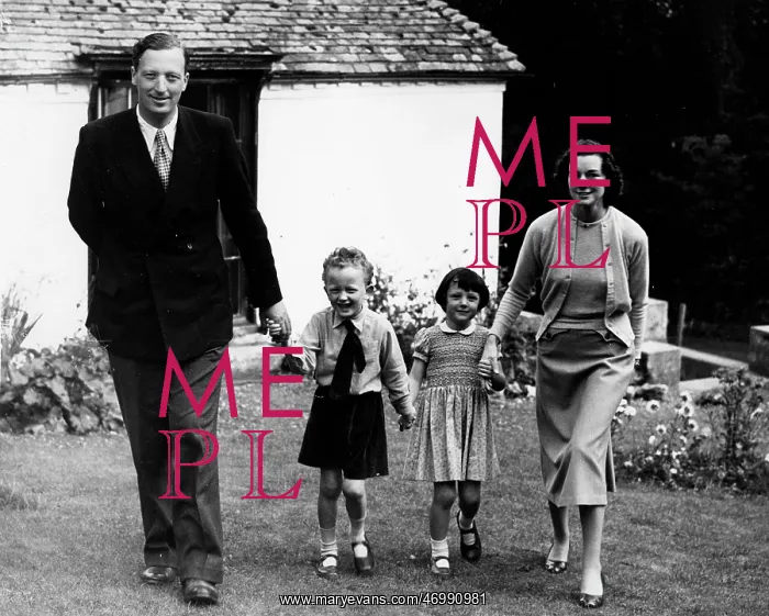 : Michael Lithgow at home with his family : Michael Lithgow at home with his family