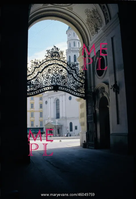 : Michaelerkirche - Saint Michael's Church : Michaelerkirche - Saint Michael's Church