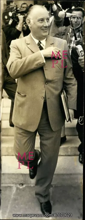 : Michel Poniatowski leaving meeting, Elysee Palace, Paris : Michel Poniatowski leaving meeting, Elysee Palace, Paris