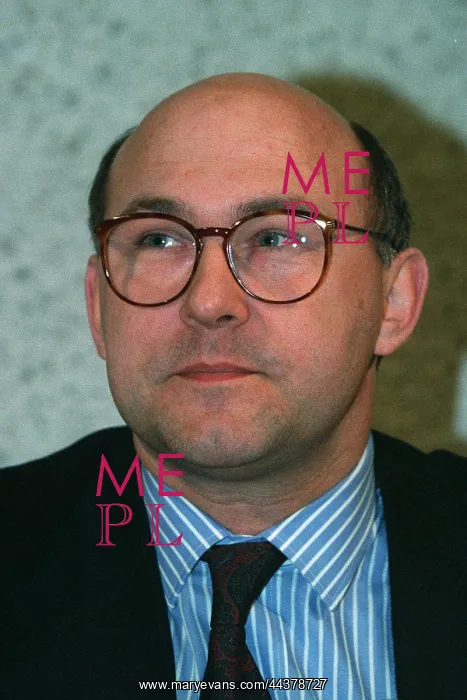  : Michel Sapin