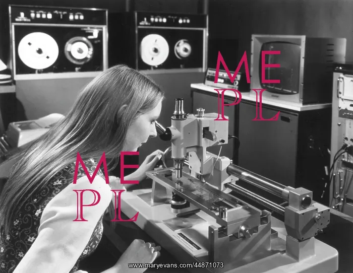 : MICRODENSITOMETER : MICRODENSITOMETER