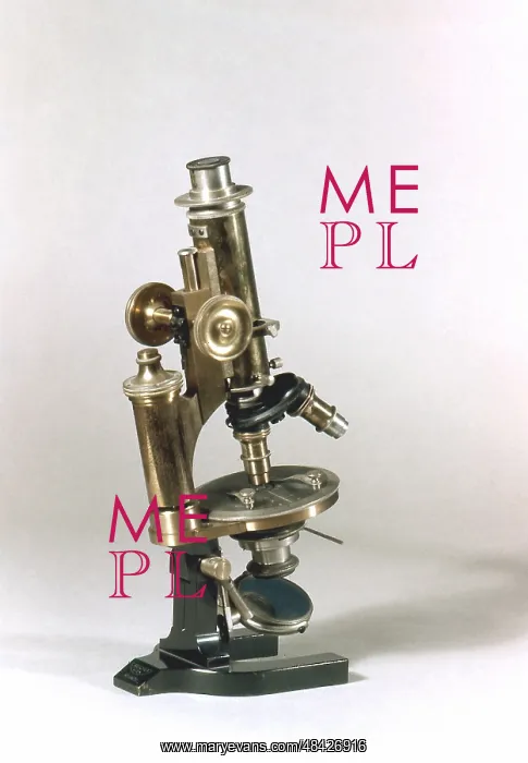 : Microscope with objectives of different powers : Microscope with objectives of different powers