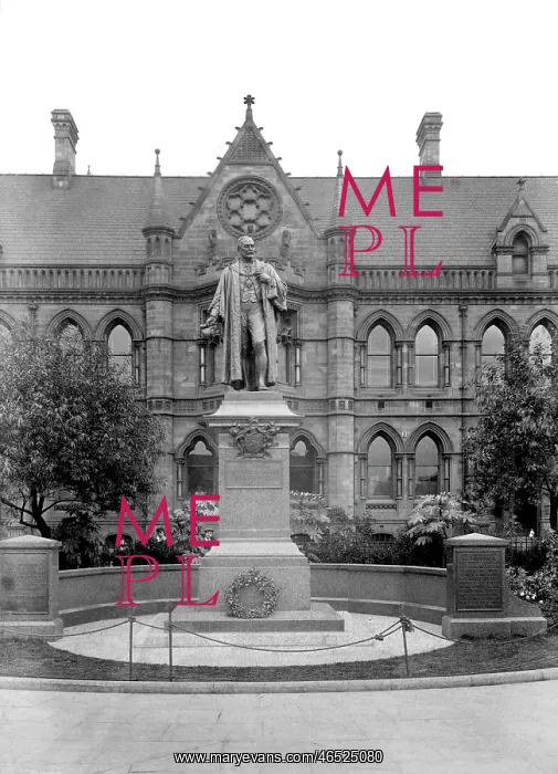  : Middlesbrough, Statue of Sir Samuel Sadler 1913