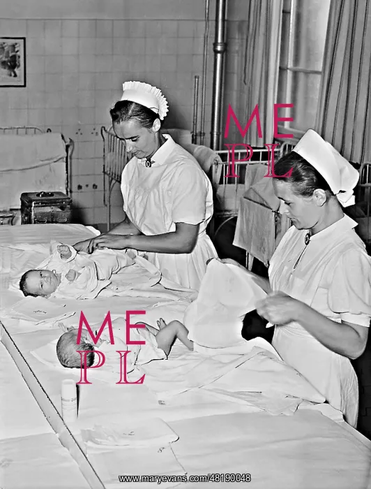 : Midwives in the newborn nursery, 1941 : Midwives in the newborn nursery, 1941