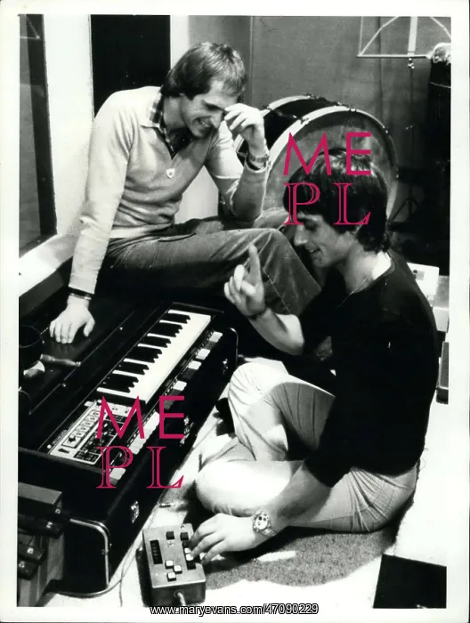 : Mike Oldfield, composer, and Simon Groom, BBC TV : Mike Oldfield, composer, and Simon Groom, BBC TV