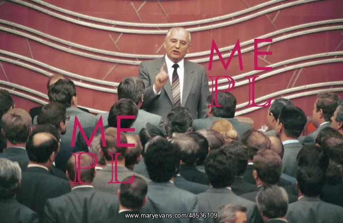 : Mikhail Gorbachev and delegates of Russian Party : Mikhail Gorbachev and delegates of Russian Party