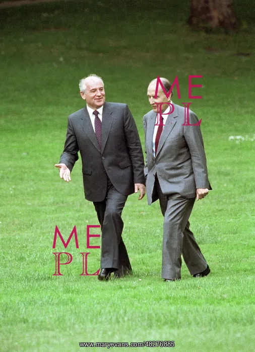 : Mikhail Gorbachev and Francois Mitterrand, 1989 : Mikhail Gorbachev and Francois Mitterrand, 1989