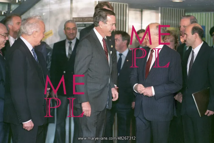 : Mikhail Gorbachev and George Bush, 1989 : Mikhail Gorbachev and George Bush, 1989
