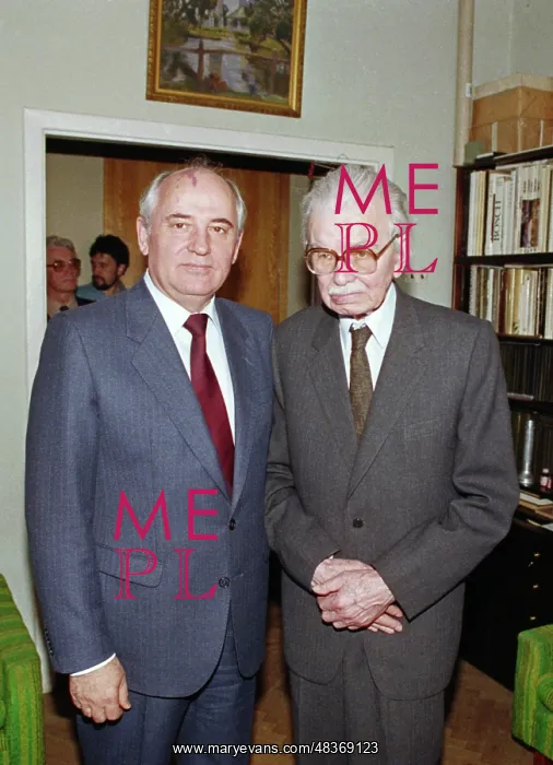 : Mikhail Gorbachev and Leonid Leonov : Mikhail Gorbachev and Leonid Leonov
