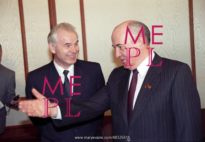 : Mikhail Gorbachev meets Hans Modrow, 1990 : Mikhail Gorbachev meets Hans Modrow, 1990