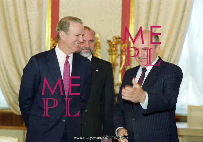 : Mikhail Gorbachev meets James Baker, 1989 : Mikhail Gorbachev meets James Baker, 1989