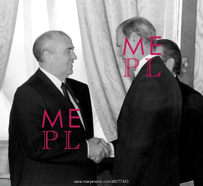 : Mikhail Gorbachev meets James Baker, 1990 : Mikhail Gorbachev meets James Baker, 1990
