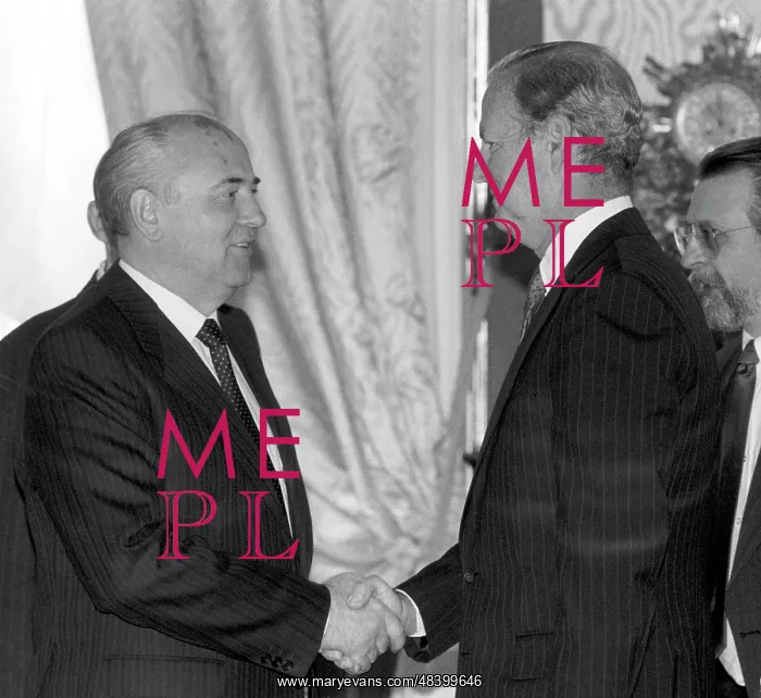 : Mikhail Gorbachev meets James Baker, 1990 : Mikhail Gorbachev meets James Baker, 1990