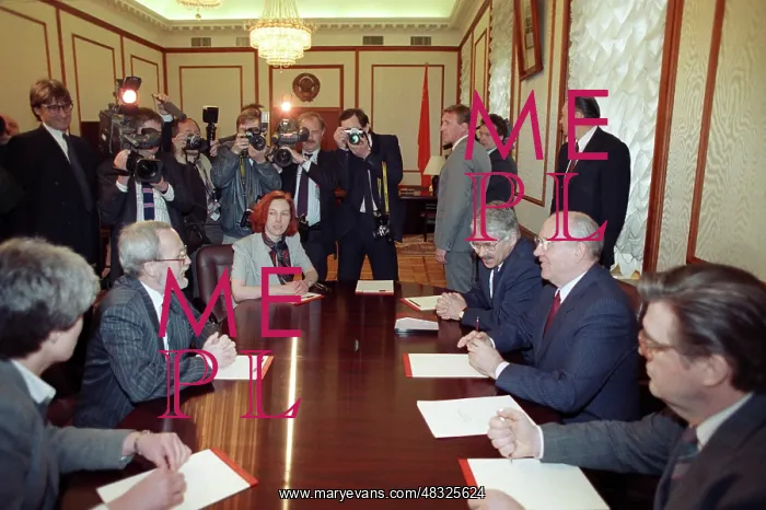 : Mikhail Gorbachev meets Lothar de Maiziere, 1990 : Mikhail Gorbachev meets Lothar de Maiziere, 1990