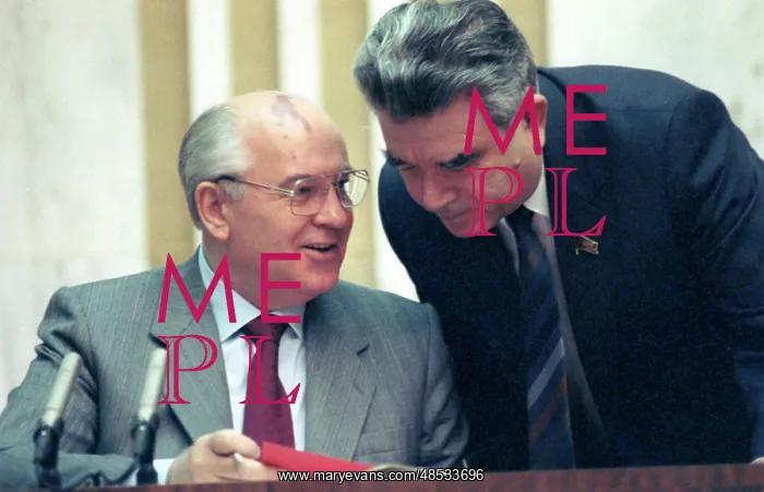 : Mikhail Gorbachev and Rafiq Nishanov at session : Mikhail Gorbachev and Rafiq Nishanov at session