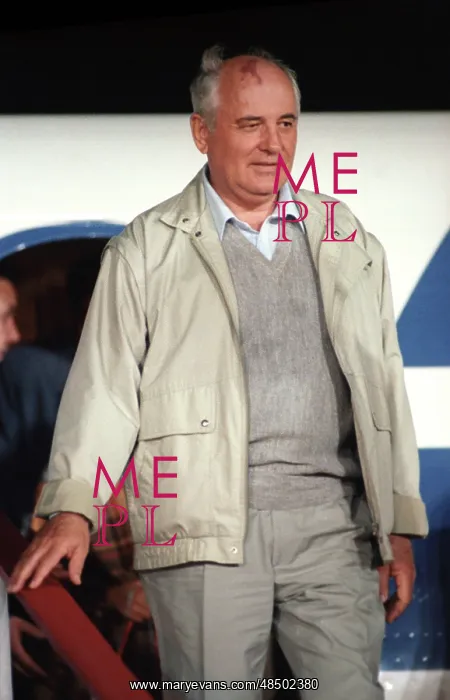 : Mikhail Gorbachev returning Moscow, 1991 : Mikhail Gorbachev returning Moscow, 1991