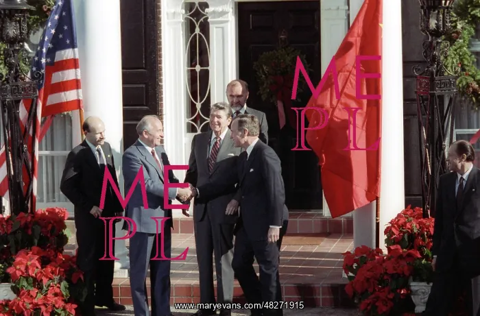 : Mikhail Gorbachev, Ronald Reagan and George Bush, 1988 : Mikhail Gorbachev, Ronald Reagan and George Bush, 1988