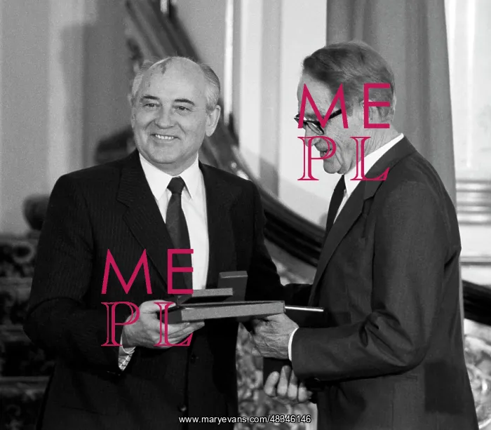 : Mikhail Gorbachev and Soviet footballer Nikolai : Mikhail Gorbachev and Soviet footballer Nikolai