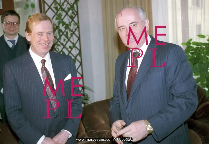 : Mikhail Gorbachev and Vaclav Havel, 1992 : Mikhail Gorbachev and Vaclav Havel, 1992
