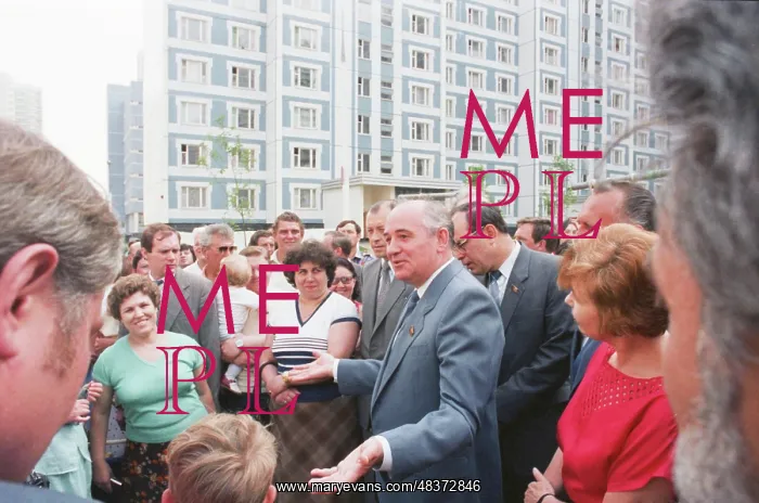 : Mikhail Gorbachev visits Krylatskoye micro-district : Mikhail Gorbachev visits Krylatskoye micro-district