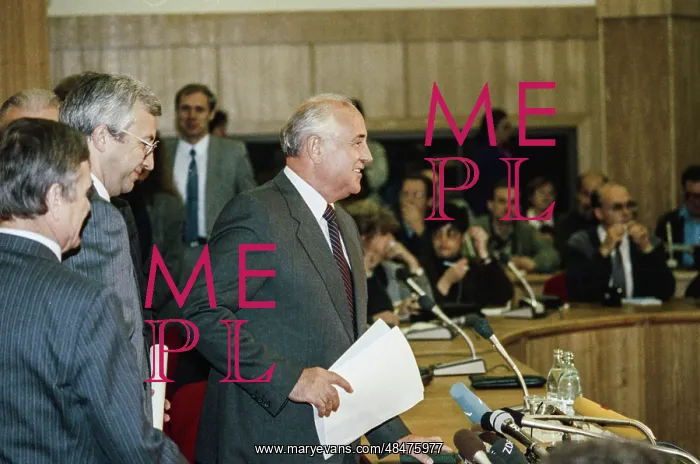 : Mikhail Gorbachev's press conference : Mikhail Gorbachev's press conference