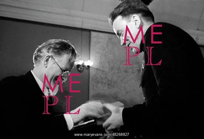 : Mikhail Kalinin and Ernst Krenkel, 1938 : Mikhail Kalinin and Ernst Krenkel, 1938