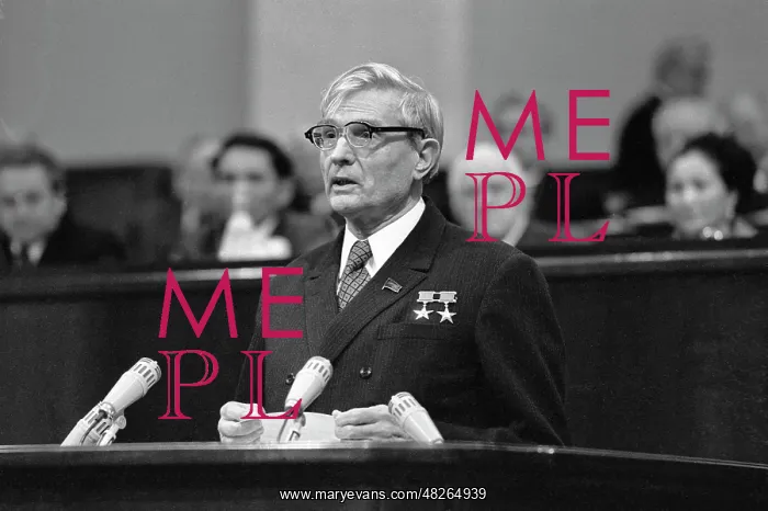 : Mikhail Suslov, 1977 : Mikhail Suslov, 1977