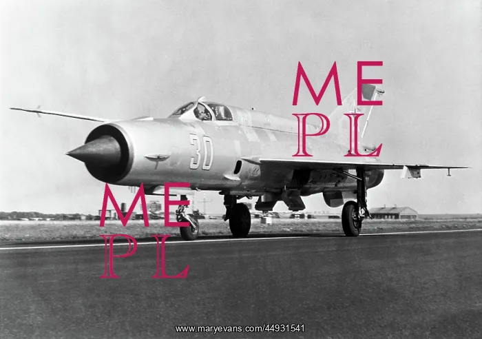 : Mikoyan MiG-21 Fishbed : Mikoyan MiG-21 Fishbed