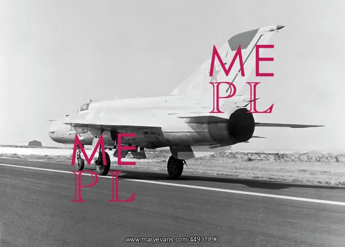: Mikoyan MiG-21 Fishbed : Mikoyan MiG-21 Fishbed