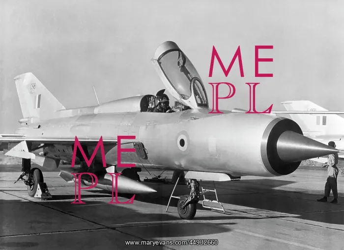 : Mikoyan MiG-21 Fishbed : Mikoyan MiG-21 Fishbed
