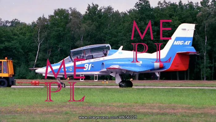 : Mikoyan MiG-AT 81 White : Mikoyan MiG-AT 81 White