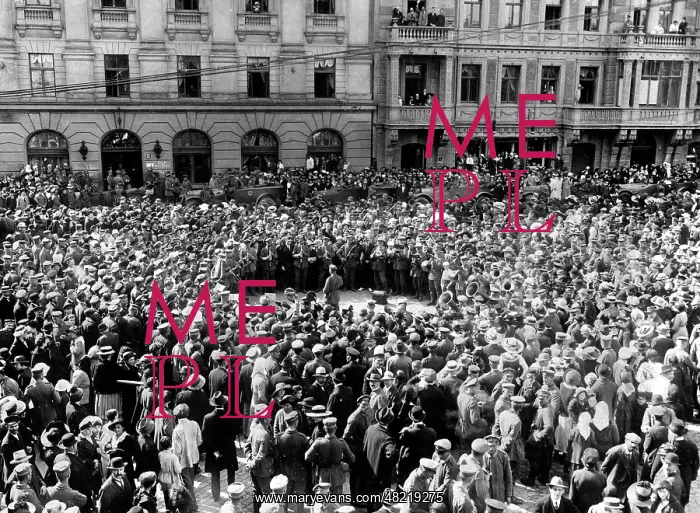 : Military concert in Riga, 1917 : Military concert in Riga, 1917