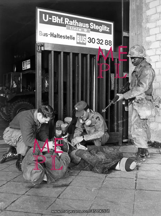 : US military manoeuvre in the underground of Berlin : US military manoeuvre in the underground of Berlin