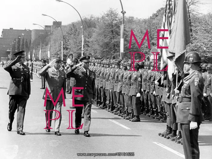 : Military parade on the Armed Forces Day in Berlin : Military parade on the Armed Forces Day in Berlin
