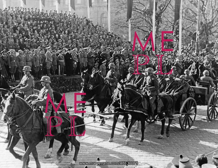 : Military parade on the Heldenplatz, 1938 : Military parade on the Heldenplatz, 1938
