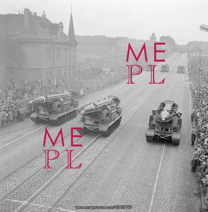 : Military parade - rocket launchers - fear - medium range : Military parade - rocket launchers - fear - medium range