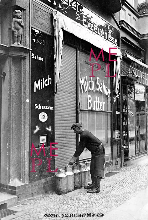 : Milk delivery in the 1920s : Milk delivery in the 1920s