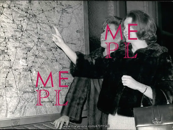 : Millicent Martin and Michele Arnaud with map of Paris : Millicent Martin and Michele Arnaud with map of Paris