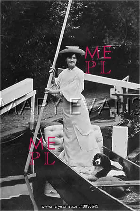 : MILLIE LAGARDE PUNTING : MILLIE LAGARDE PUNTING