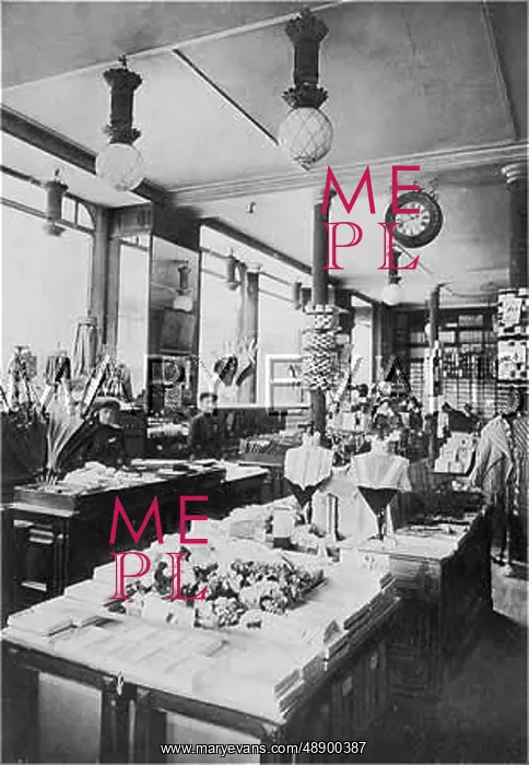  : MILLINER'S SHOP / PARIS