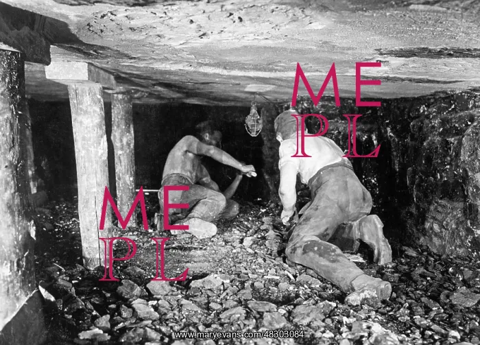 : Miners during coal mining, 1928 : Miners during coal mining, 1928