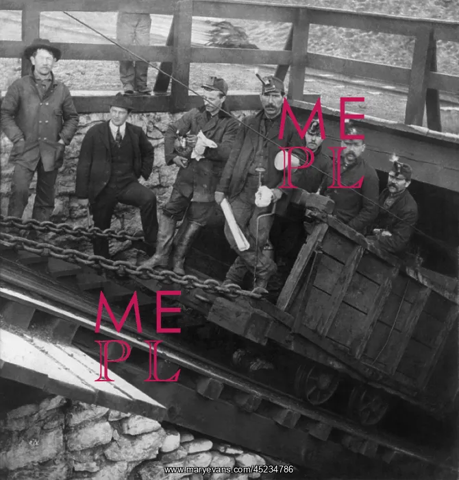 : Five miners going into the Slope, descending ? : Five miners going into the Slope, descending ?