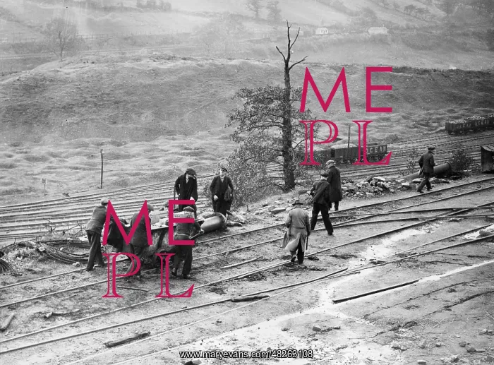 : Miners strike in Wales, 1935 : Miners strike in Wales, 1935