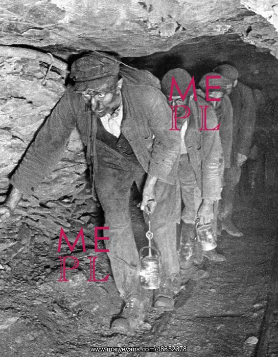 : Miners underground, approx. 1939 : Miners underground, approx. 1939