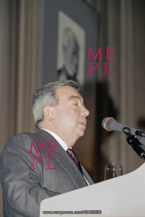 : Minister Yevgeny Primakov : Minister Yevgeny Primakov